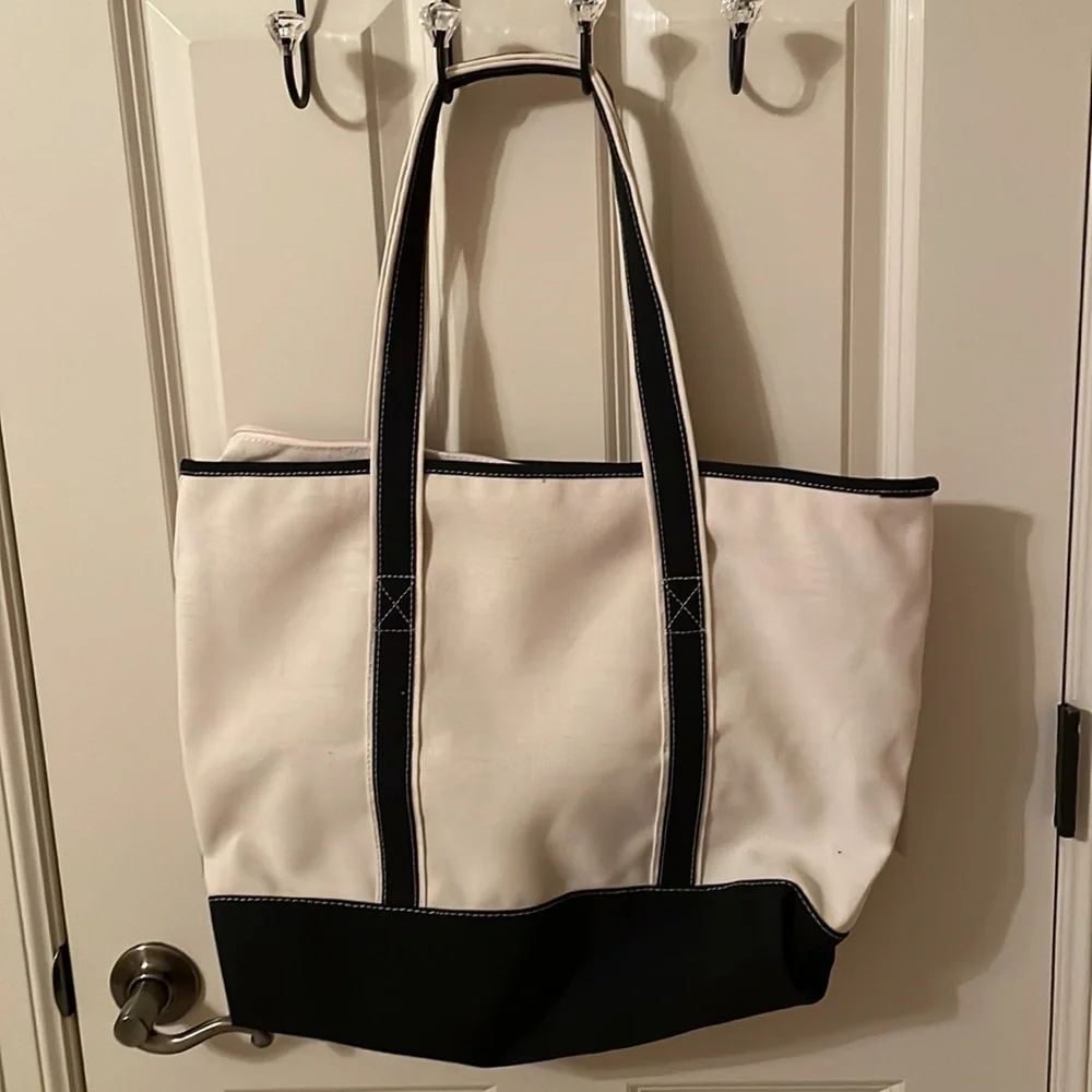 Women's N Monogrammed Tote Bag NWOT - Picture 5 of 11